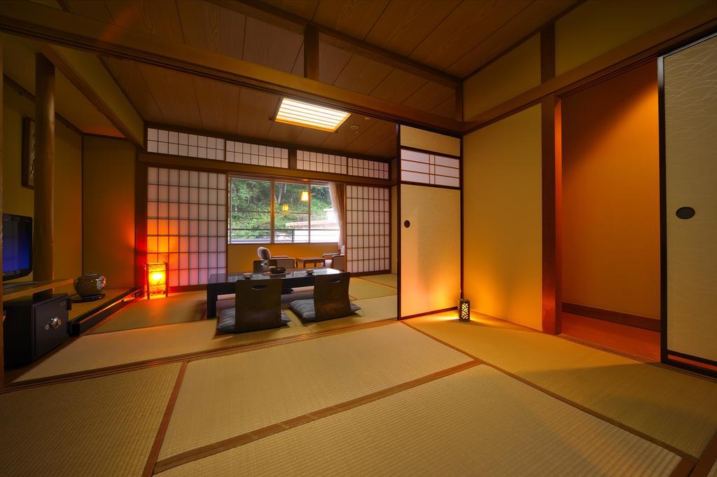 Suzukiya Ryokan Shiroishi  Zimmer foto