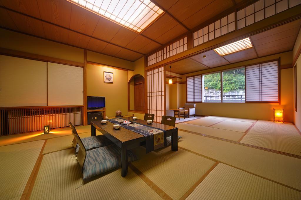 Suzukiya Ryokan Shiroishi  Zimmer foto